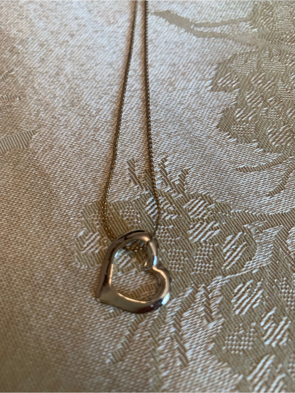 Delicate Heart Pendant Necklace - never worn